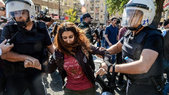 Turquía: Erdogan carga contra alcaldes kurdos