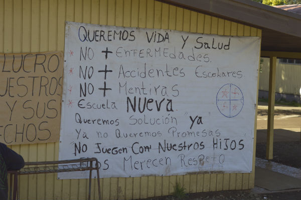 Collipulli: Apoderados denuncian que agua de escuela rural intoxica a niños mapuches