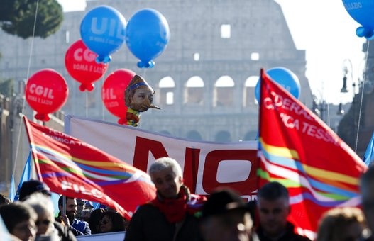 Italia: Reforma constitucional y políticas económicas movilizan a los trabajadores