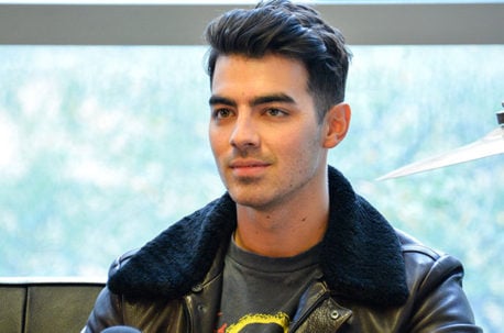 Joe Jonas confiesa que perdió la virginidad con esta conocida actriz de Crepúsculo