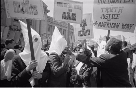 Fotografías históricas que te harán sentir vergüenza de ser ‘humano’