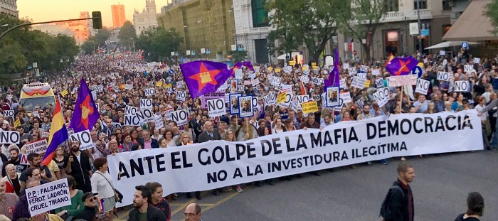 Mariano Rajoy asume jefatura de gobierno español en medio de protestas