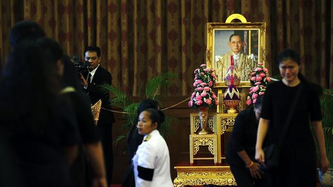 Tailandia: Conmoción y duelo por muerte del rey «semidios»