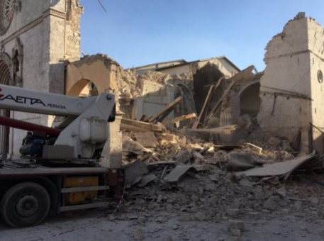 Italia: Terremoto provoca sacudida más fuerte en más de 35 años