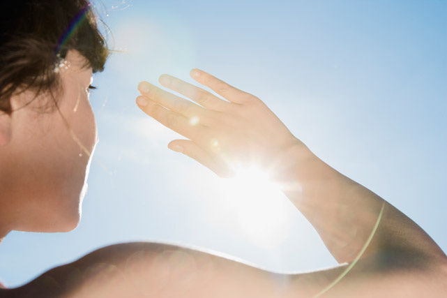 ISP llama a reforzar uso de filtros solares ante aumento de cáncer a la piel en Chile