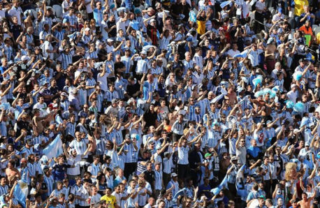 No sólo le afecta a Chile: Argentina también es sancionada por cánticos de su barra en clasificatorias