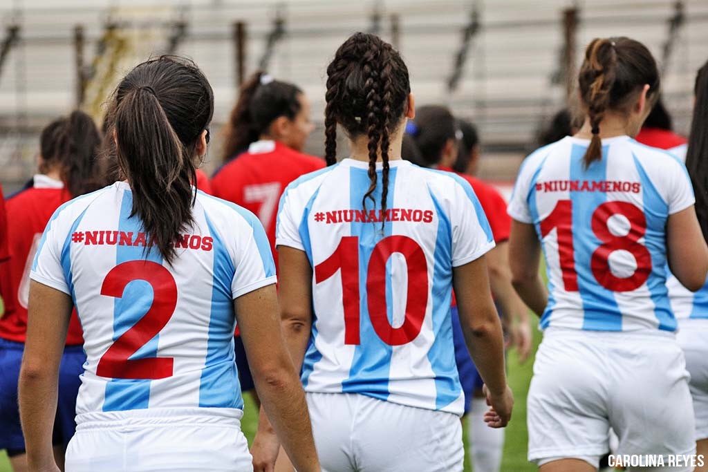 Equipo femenino de Deportes Antofagasta suma consigna #NiUnaMenos a su camiseta
