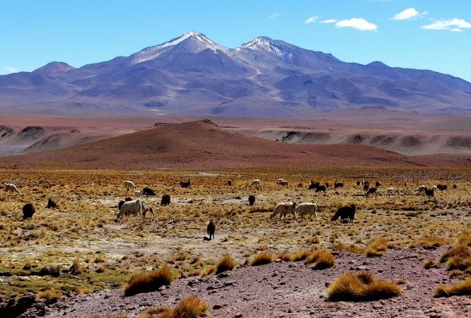 Descubren una enorme reserva de agua a 15 kilómetros bajo un volcán andino