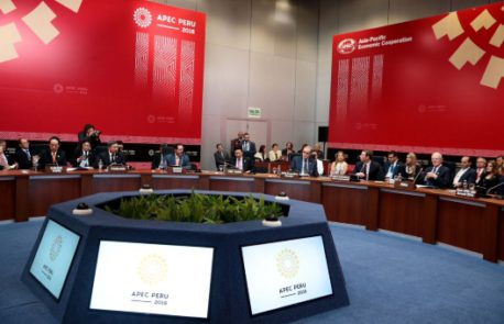 Líderes mundiales defienden libre mercado en APEC ante amenaza proteccionista de Trump