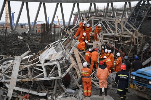 China: Al menos 67 muertos por derrumbe de central eléctrica