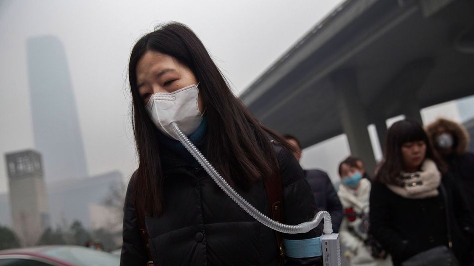 ¿Así será nuestro futuro? Impactante nueva moda en países con aire contaminado
