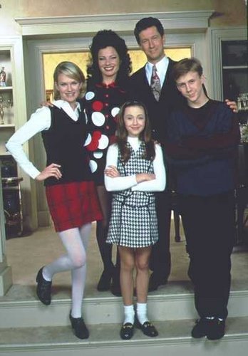 Ha pasado el tiempo: Mira cómo luce hoy Grace, la pequeña niña de la serie «The Nanny»
