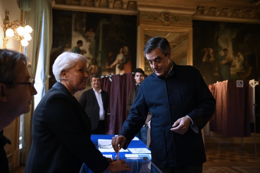 Francia: Ex ministro Fillon será candidato presidencial de la derecha