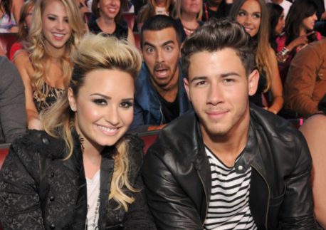 #Humor: 16 famosos que hicieron PHOTOBOMB a otras celebridades #Humor: 16 famosos que hicieron PHOTOBOMB a otras celebridades