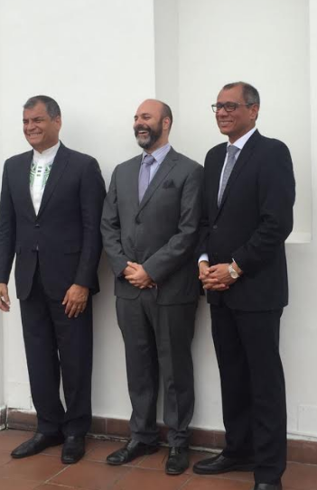 Periodista chileno perseguido y censurado es recibido por el presidente Rafael Correa