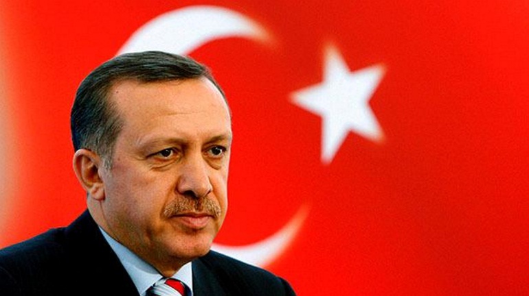 ¿Vuelta de chaqueta? Presidente de Turquía denuncia a EEUU por apoyar al Estado Islámico