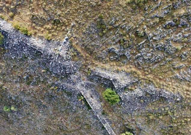 Descubren una antigua ciudad perdida en una colina en Grecia