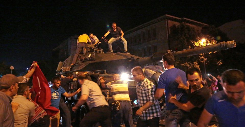 Turquía: Primer juicio por intento de golpe de Estado