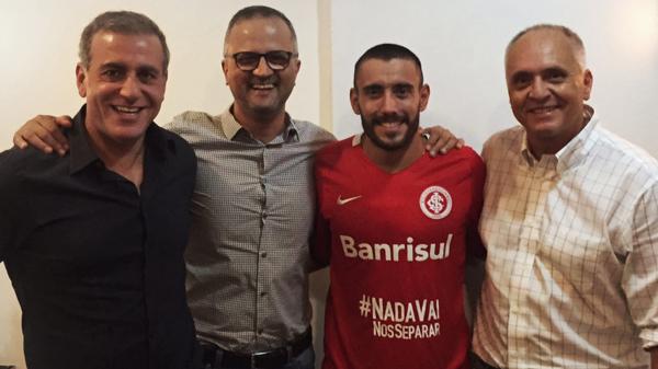 Inter de Porto Alegre le renovó el contrato a Alan Ruschel tras la tragedia