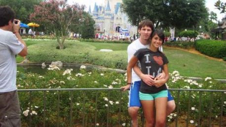 Messi se casa con su novia de toda la vida