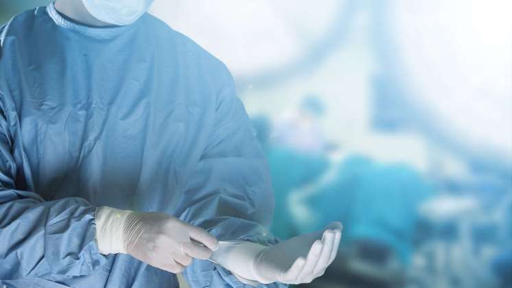 Se realiza por primera vez un trasplante de mano a un paciente que nació sin ella