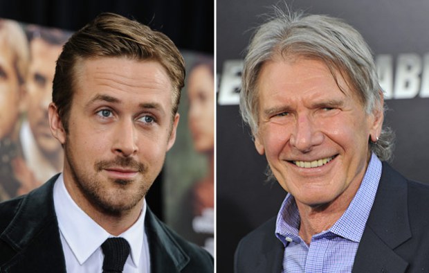 Harrison Ford le da un puñetazo a Ryan Gosling, lo empuja y se lleva el whisky