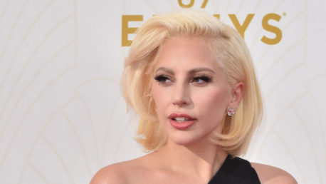 Lady Gaga sorprendió a sus seguidores posando con lencería de «Victoria’s Secret» luego del desfile