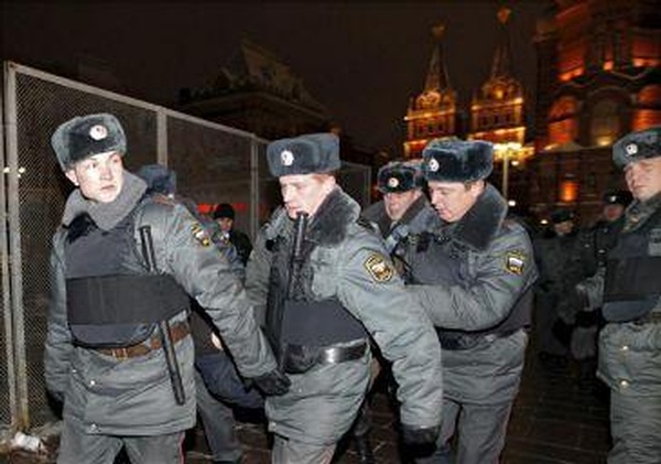 Rusia: 3.000 personas desalojadas en metro de Moscú por falsa alarma de bomba