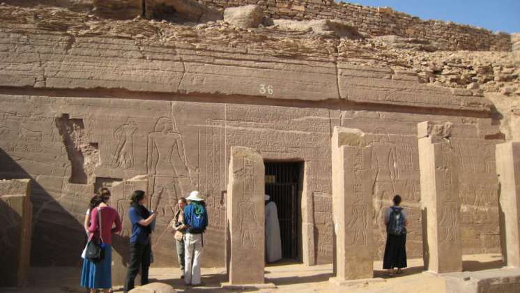 Arqueólogos hallan «evidencia convincente» de tumbas faraónicas en Qubbet el-Hawa