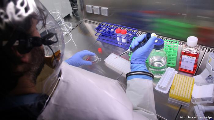 Nueva vacuna contra el Ébola prueba 100% de efectividad en pruebas clínicas