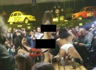 Imágenes del polémico show porno y erótico condenado como sexista que hubo en una ciudad española