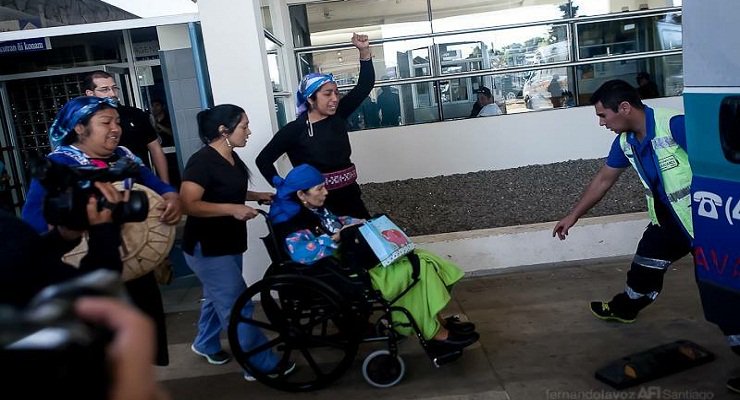 Machi Francisca Linconao retorna a su hogar bajo arresto domiciliario