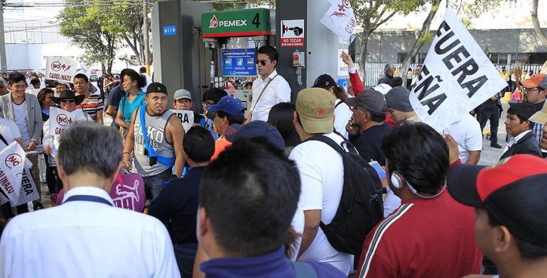Fuertes protestas en México por alza de combustibles