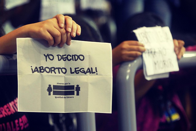 Human Rights Watch espera que aprobación en Chile inspire a los otros países que aún prohíben el aborto