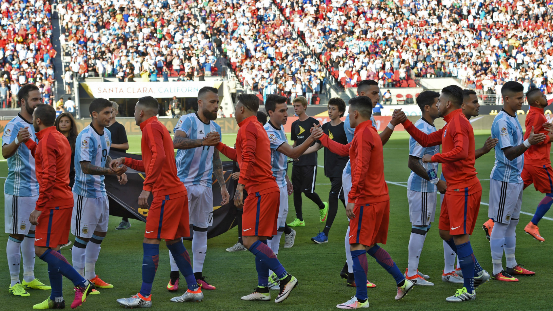 DT de Argentina confirma que su selección quiere «presionar» a Chile llevándolo a La Bombonera