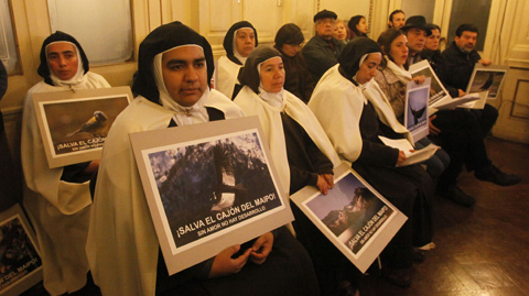 Carmelitas descalzas en pie de lucha contra hidroeléctrica