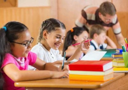 A los 6 años las niñas ya piensan que no son tan inteligentes como los niños
