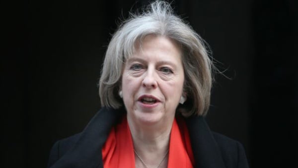 Reino Unido: Theresa May presentará mañana una moción para convocar comicios anticipados