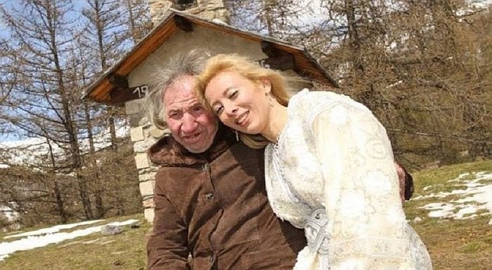 Joven casada por interés con viejo millonario se llevó la sorpresa de su vida cuando murió el anciano