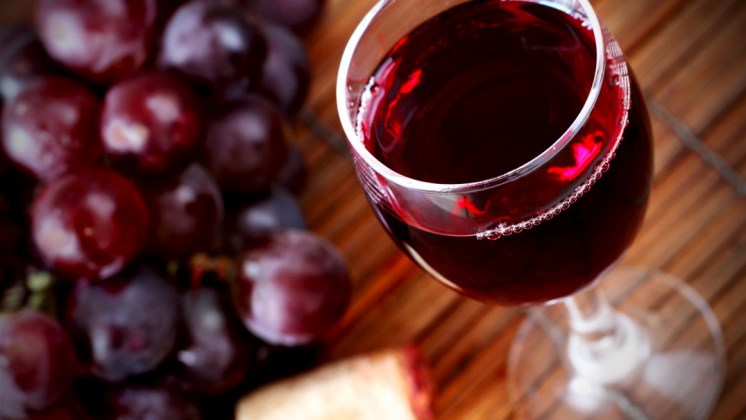 Una copa de vino tinto cada día puede ayudar a mantener la diabetes controlada