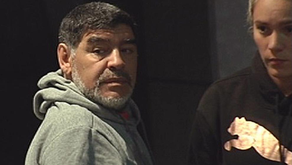VIDEO: ¡Escándalo en España! Diego Maradona casi se agarra a puñetazos con un periodista