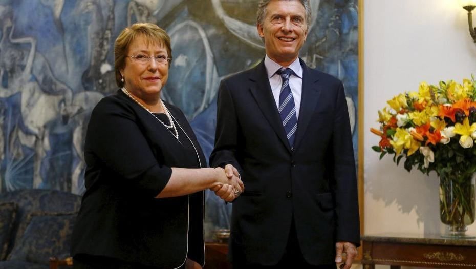 Bachelet y Macri impulsan cumbre Mercosur-Alianza del Pacífico para hacer frente a medidas de Trump