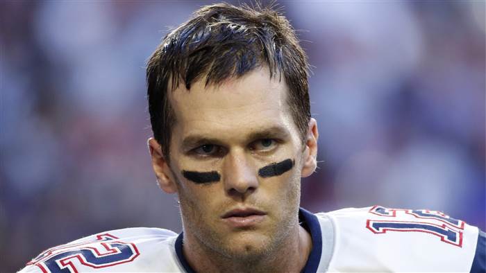 Aficionado se tatua la cara de Tom Brady en el trasero