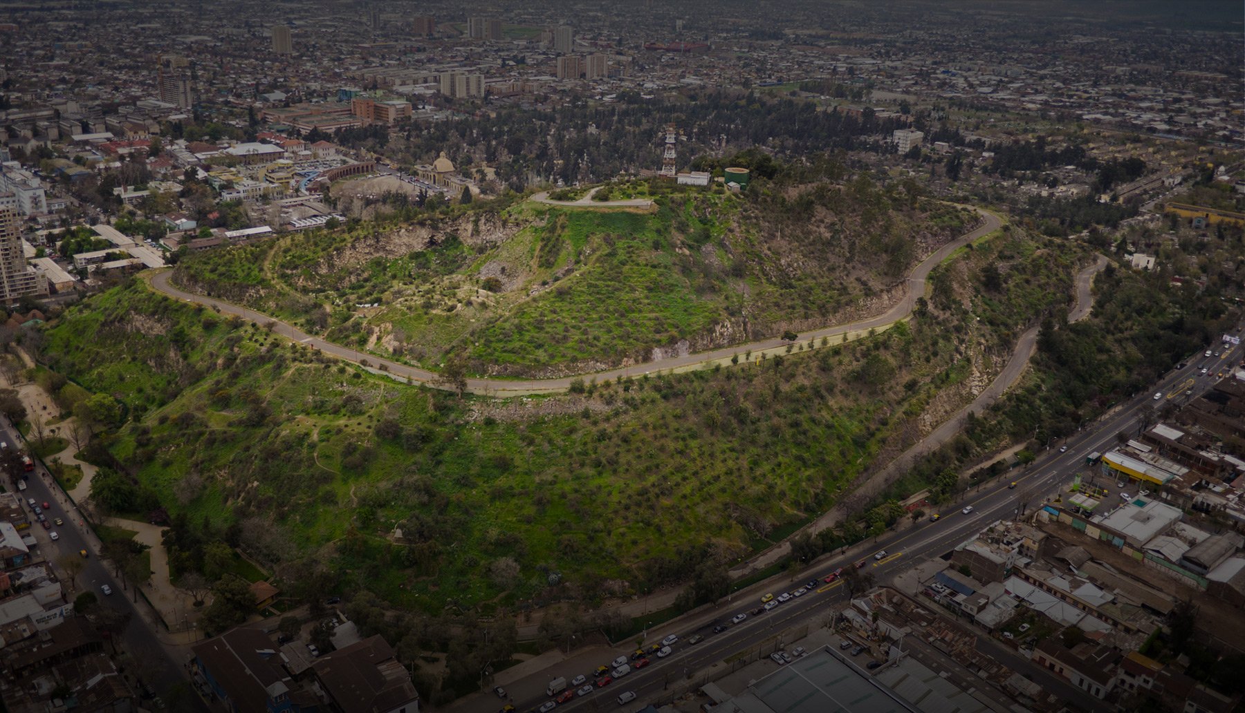 La disputa por la ocupación del Cerro Blanco en Santiago