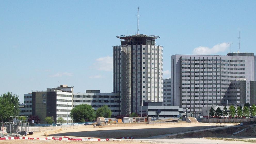 Chileno se suicida y mata a su bebé saltando al vacío en hospital de Madrid