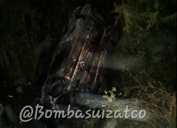 Temuco: Carabinero en estado de ebriedad chocó y su auto se incendió