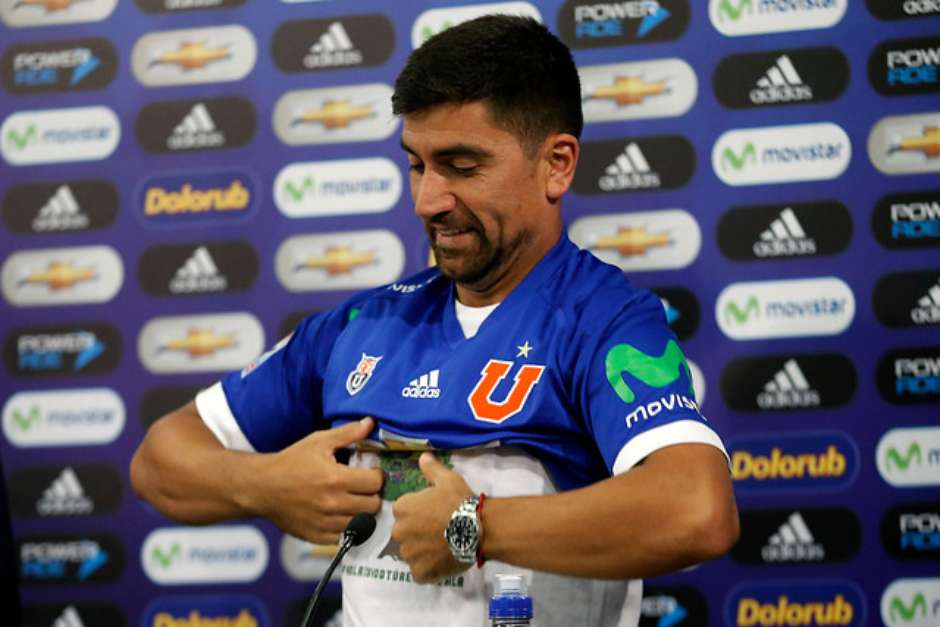 La alegría de David Pizarro al firmar por la «U»: «Mi carrera merecía tener un final feliz»