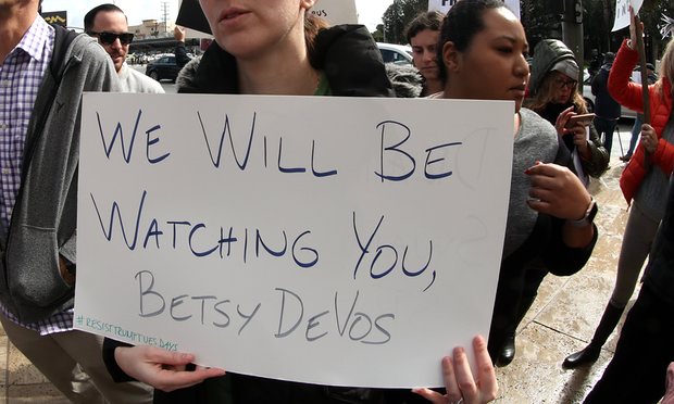 Betsy DeVos: Quién es la nueva Secretaria de Educación de Trump que motiva al movimiento de resistencia