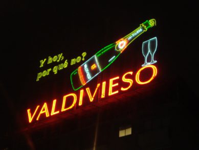 ¿Notaste algo distinto en el clásico letrero luminoso de Providencia?