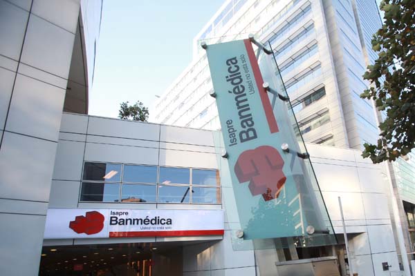 Justicia ordena a Banmédica continuar dando cobertura de hospitalización domiciliaria a afiliado